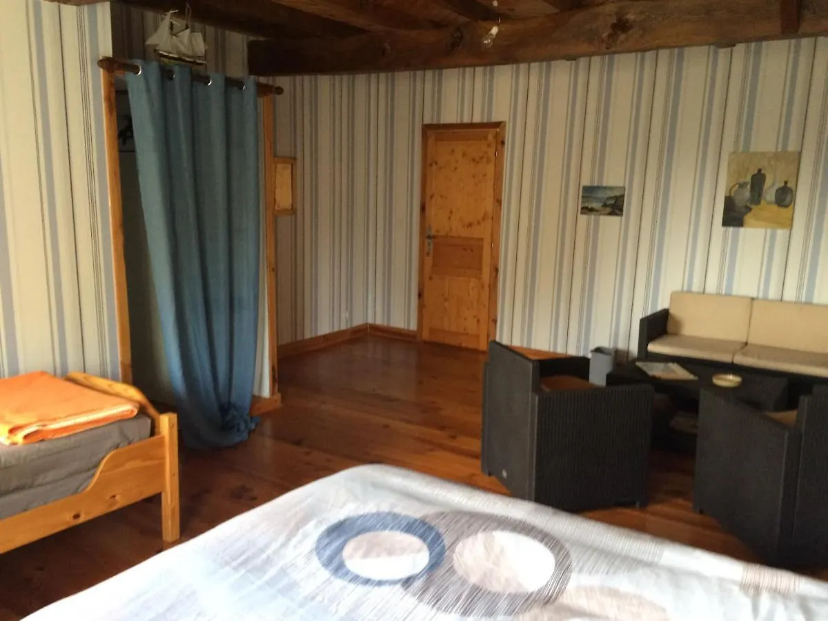 Chambre D'Hote Yanna Ju-Belloc 0*,